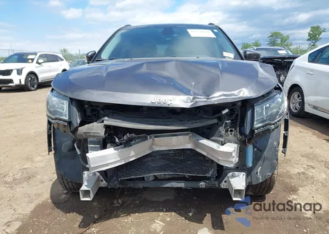 2018 Jeep Compass Latitude 4X4 из США, поврежденный, VIN 3C4NJDBB5JT355582